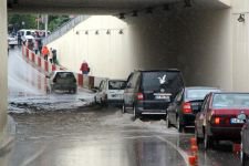 YAĞMUR HAYATI FELÇ ETTİ....