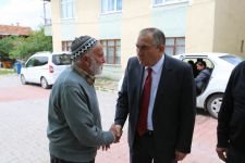 YAŞLI KADININ DUYGU DOLU ANLARI...
