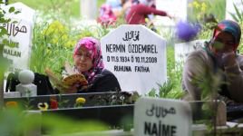 YÜZLERCE KİŞİ ŞEHİTLERİMİZE DUA ETTİ