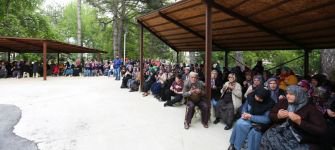 YÜZLERCE KİŞİ ŞEHİTLERİMİZE DUA ETTİ