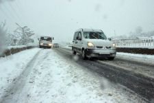 23 NİSAN'DA SAATLERCE KAR YAĞDI