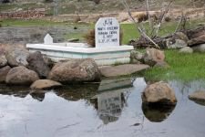 52 YILLIK MEZAR SULAR ALTINDA KALDI