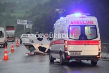 ARAÇ TAKLA ATARAK TERS DÖNDÜ