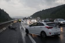 ARAÇ TAKLA ATARAK TERS DÖNDÜ