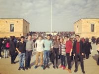 ATATÜRK SEVGİSİNİ AŞILIYORLAR