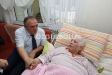 BAŞKAN YILMAZ HASTALARI YALNIZ BIRAKMIYOR