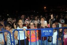 BENGÜ FESTİVALE RENK KATTI