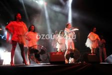 BENGÜ FESTİVALE RENK KATTI