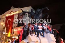 BİNLERCE KİŞİ FETÖ'YE LANET OKUDU