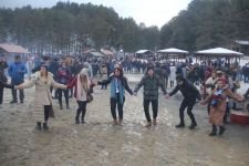 BİNLERCE ÖĞRENCİ HAMSİ FESTİVALİNDE EĞLENDİ