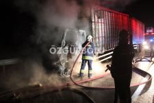 BİNLERCE TAVUK TELEF OLDU