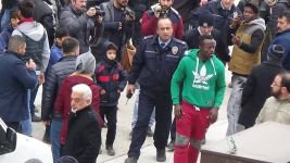 CADDEDE TEKME TOKAT "SAAT KAÇ" KAVGASI