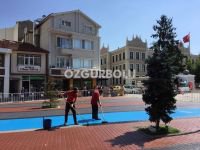 CADDE RENGARENK OLDU