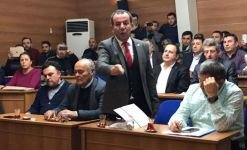 CHP'LİLER İHALENİN YAĞACAĞI SALONA GİRDİ