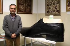 EREN'İN KARA LASTİKLERİ SERGİDE