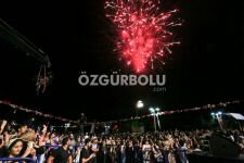 FERHAT GÖÇER'DEN MUHTEŞEM KONSER