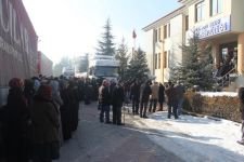 HALEP'E TIRLAR DOLUSU YARDIM...