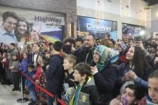 HİGHWAY'DE DERYA ULUĞ İZDİHAMI...