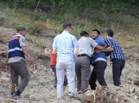 KAMYONUN ALTINDA KALARAK CAN VERDİ