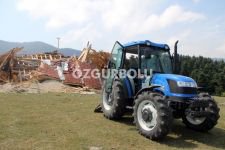 KARARA KIZDI, KENDİ EVİNİ YIKTI