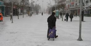 KENT MERKEZİ BEMBEYAZ OLDU