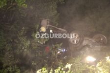 KONTROLDEN ÇIKAN ARAÇ ŞARAMPOLE UÇTU