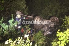 KONTROLDEN ÇIKAN ARAÇ ŞARAMPOLE UÇTU