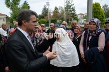 KÖYLÜLER VALİ'NİN KAPISINA DAYANDI