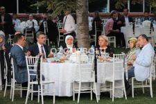 KÜÇÜK ABAT ERKEKLİĞE İLK ADIMINI ATTI