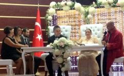 MUTLULUKLAR DİLİYORUZ