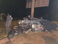 OTOMOBİL PARAMPARÇA OLDU, 3 KİŞİ YARALANDI