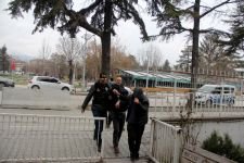 POLİSTEN ÜNİVERSİTE ÖĞRENCİLERİNE BASKIN