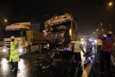 TEM'DE TIR TIR'A ARKADAN ÇARPTI