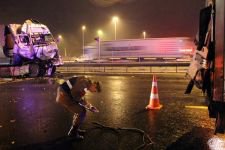 TEM'DE TIR TIR'A ARKADAN ÇARPTI