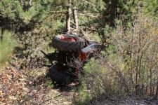 TRAKTÖR UÇURUMA UÇTU, 1 KİŞİ ÖLDÜ