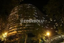 ÜNLÜ SUNUCU OTEL ODASINDA ÖLDÜRÜLDÜ