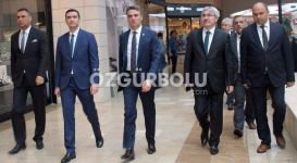 VALİ ÖĞRENCİLERLE FİLM İZLEDİ