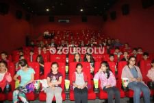 VALİ ÖĞRENCİLERLE FİLM İZLEDİ