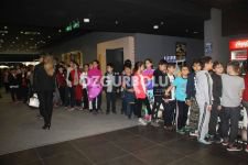 VALİ ÖĞRENCİLERLE FİLM İZLEDİ
