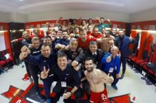 VİDEO HABER - SOYUNMA ODASINDA BAYRAM HAVASI