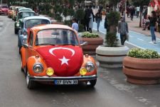 VOSVOS SEVERLERİN CUMHURİYET COŞKUSU