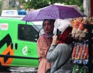 2 SAAT YAĞMUR YAĞDI, ALT GEÇİTLERİ SU BASTI