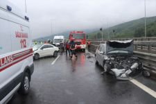 2 ŞERİT KAZA YÜZÜNDEN TRAFİĞE KAPANDI