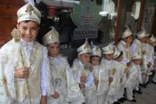 25 ÇOCUK SÜNNET OLDU