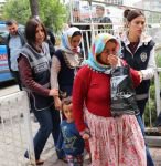 3 KADIN SUÇÜSTÜ YAKALANDI