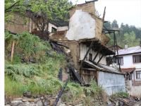 93 YAŞINDAKİ ADAMIN EVİ YANDI