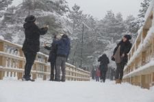 ABANT BEYAZ GELİNLİĞİ GİYDİ