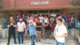 AKADEMİSYENLERİ ALKIŞLARLA UĞURLADILAR