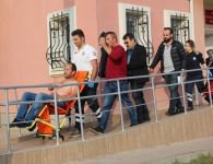 ARKADAŞINI BIÇAKLADI SAĞLIK OCAĞINA GÖTÜRDÜ