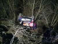 AVUKAT TAKLA ATAN ARACIN İÇİNDE KALDI